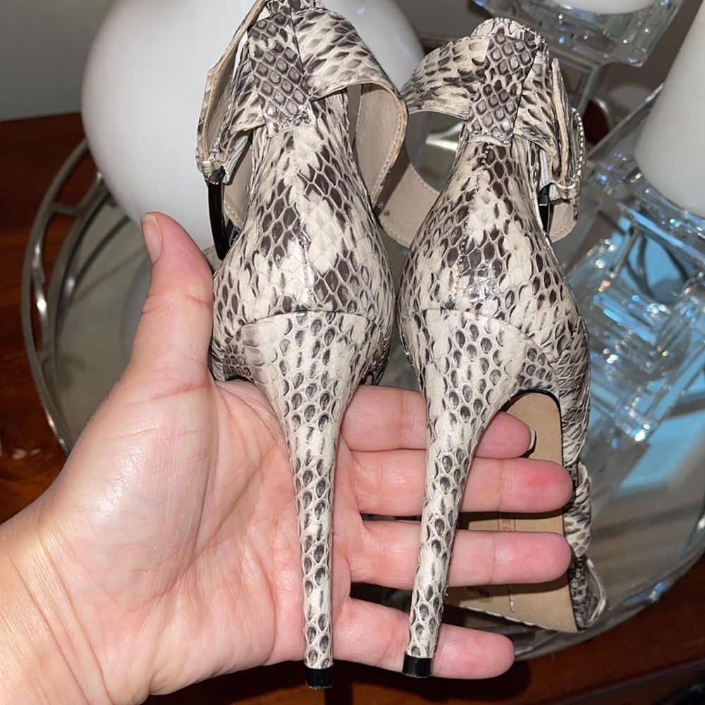 Vince Camuto Leather Sandals - Picture 3 of 6